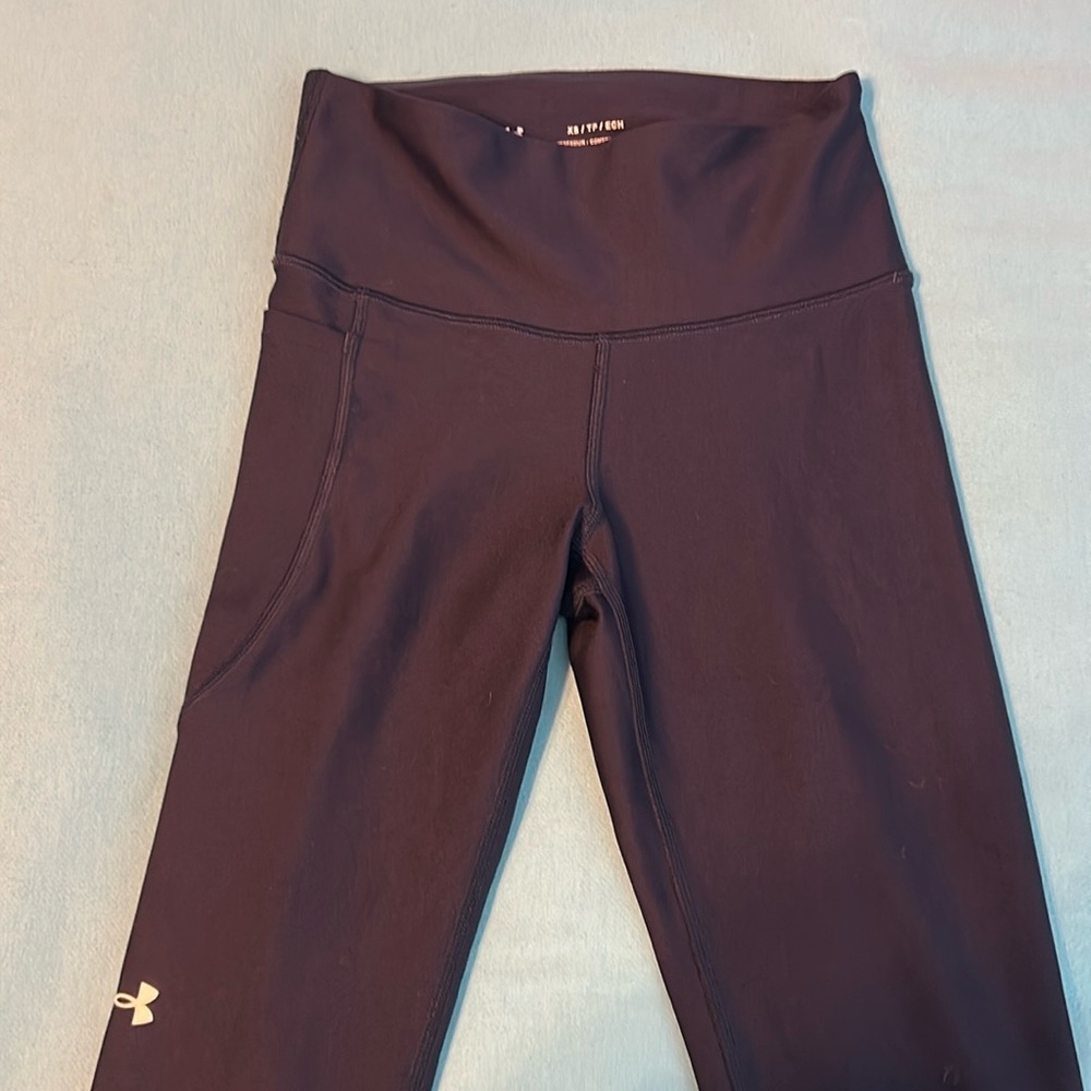 Under armor leggings size extra small blue with pockets